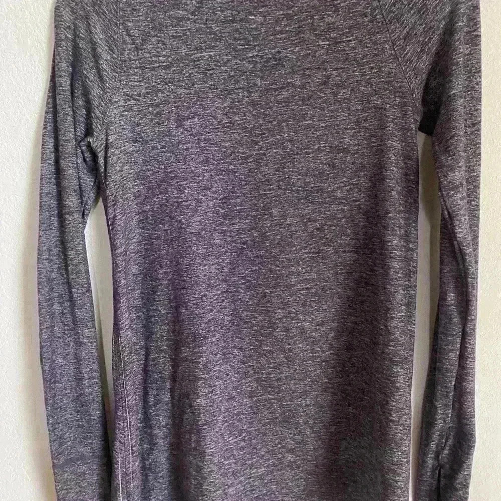 Lululemon Rehearsal Long Sleeve
Heathered Black Swan Athleisure Yoga Top Size 6 - Picture 10 of 11